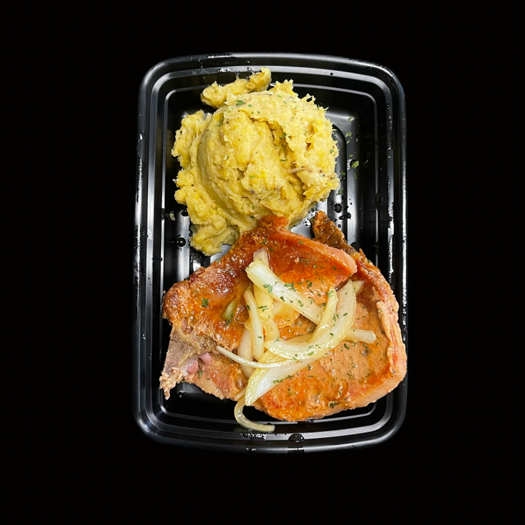 Majado de Amarillo / Chuleta al Horno Encebollada