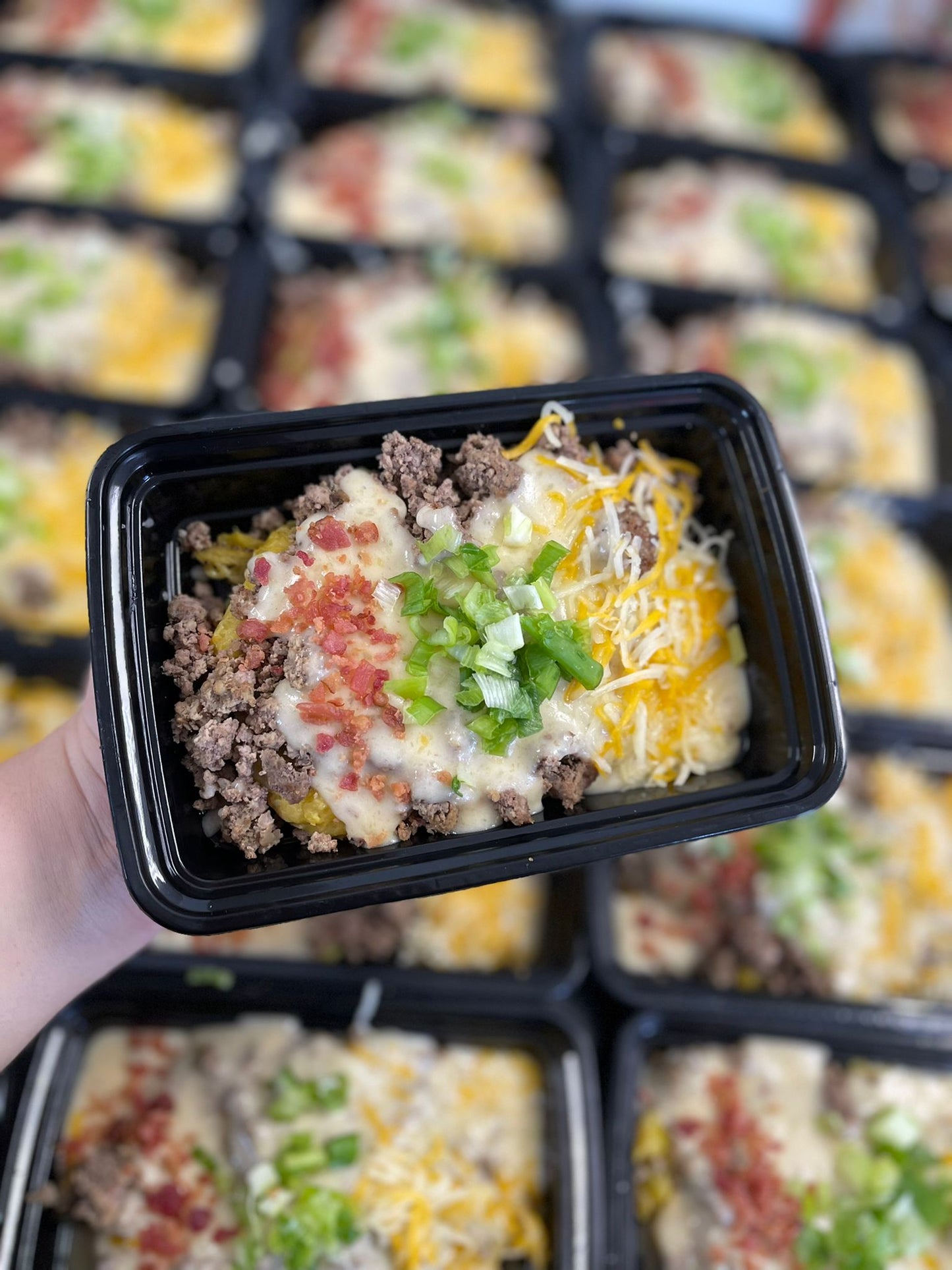 Bowl de Majado de Amarillo con Carne Molida Magra cubirtto de Salsa Blanca 4 Quesos