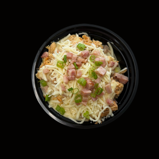 Bowl de Majado de malanga / Carnitas de POLLO Salsa Cordón Bleu  /