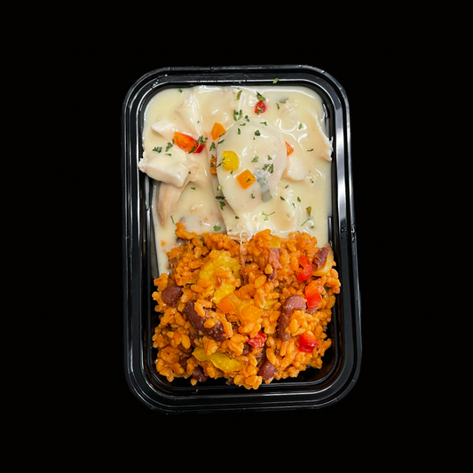 Arroz Guisado con habichuelas Rosadas / Pechuga al Ajillo Cremoso