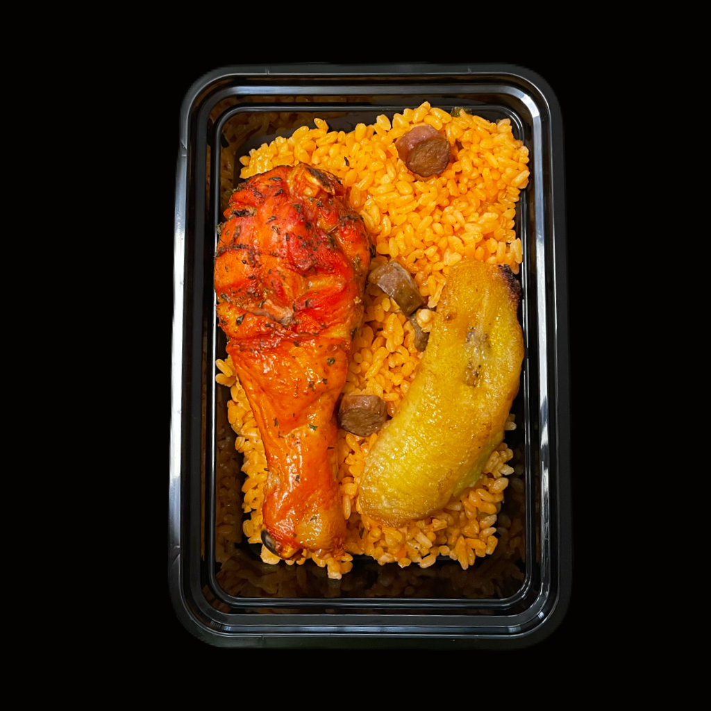 Arroz con Salchichas y Maíz  / Muslitos Asados / Amarillo al horno