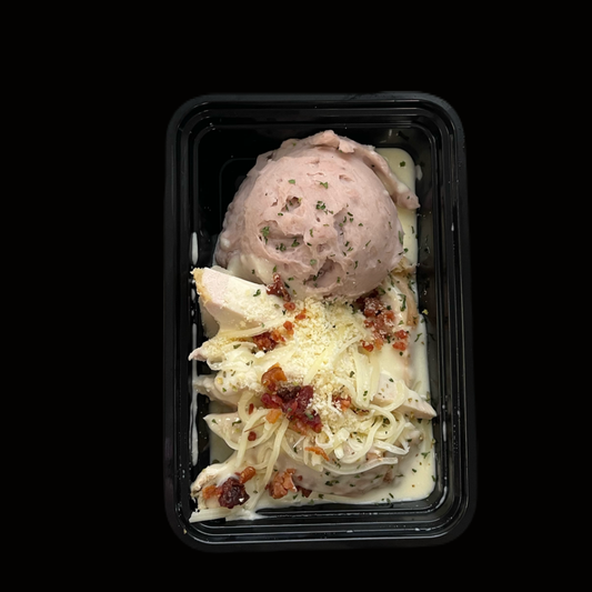 Majado de Malanga / Pechuga salsa 4 quesos  / Bacon bites